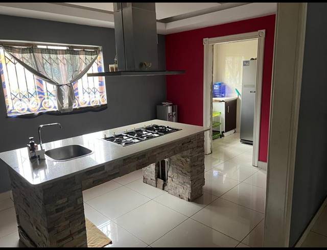 4 BEDROOM HOUSE FOR SALE IN MALVERN